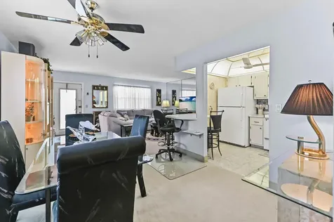 38 Saxony Delray Beach FL 33446