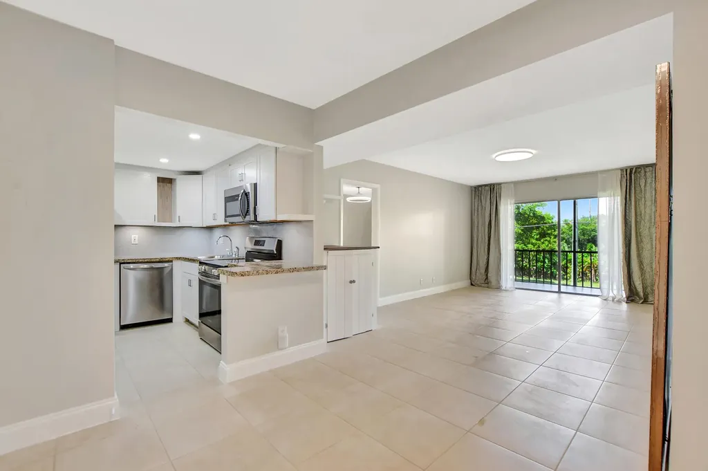 450 NW 20th Street Boca Raton FL 33431