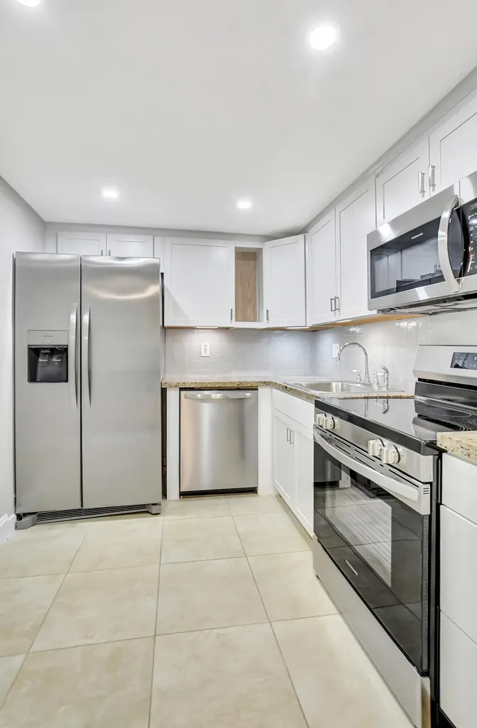450 NW 20th Street Boca Raton FL 33431