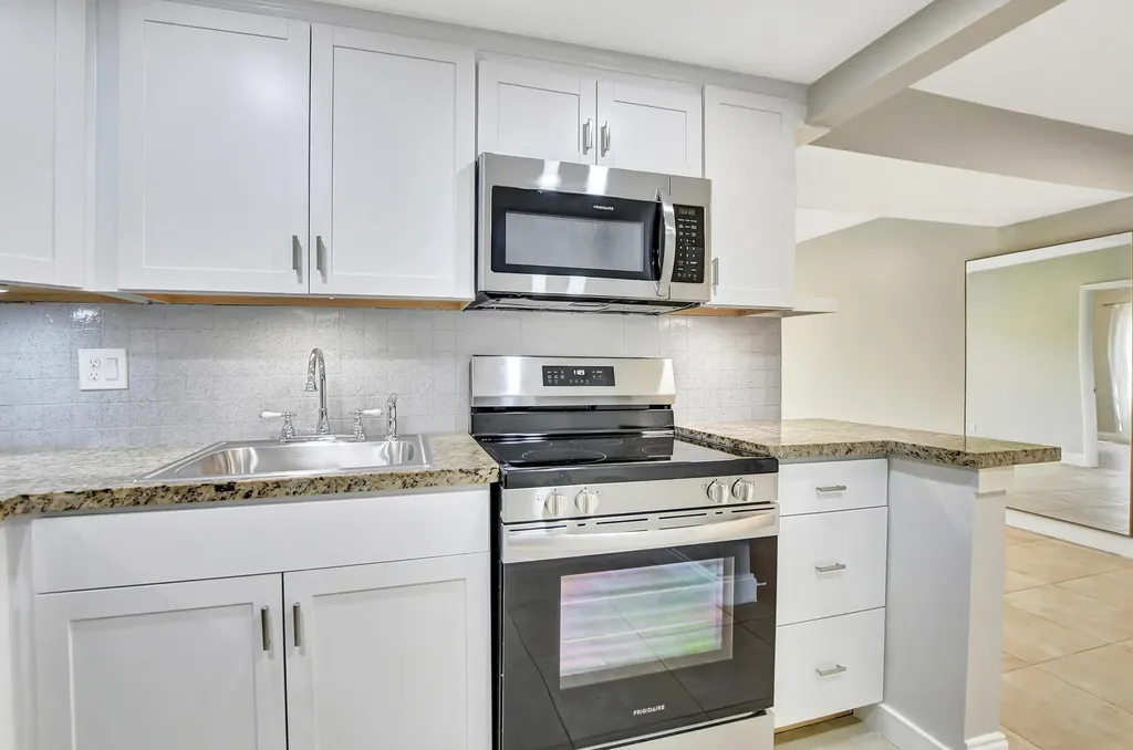 450 NW 20th Street Boca Raton FL 33431
