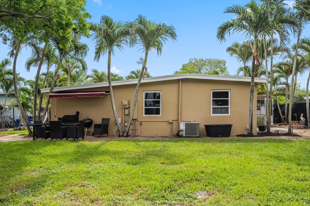 2179 Pepper Road West Palm Beach FL 33415