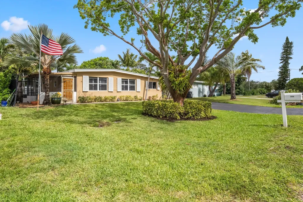 2179 Pepper Road West Palm Beach FL 33415