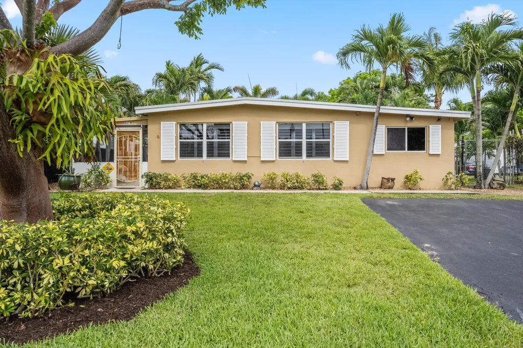 2179 Pepper Road West Palm Beach FL 33415