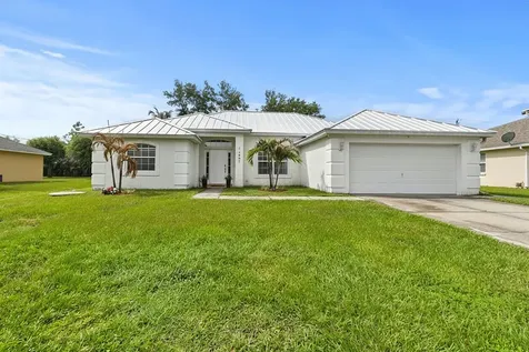 1467 SW Dimperio Avenue Port St Lucie FL 34953