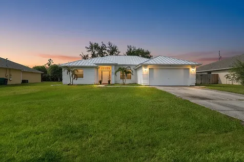 1467 SW Dimperio Avenue Port St Lucie FL 34953