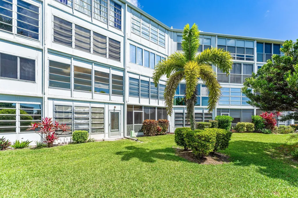 1017 Harwood C Deerfield Beach FL 33442