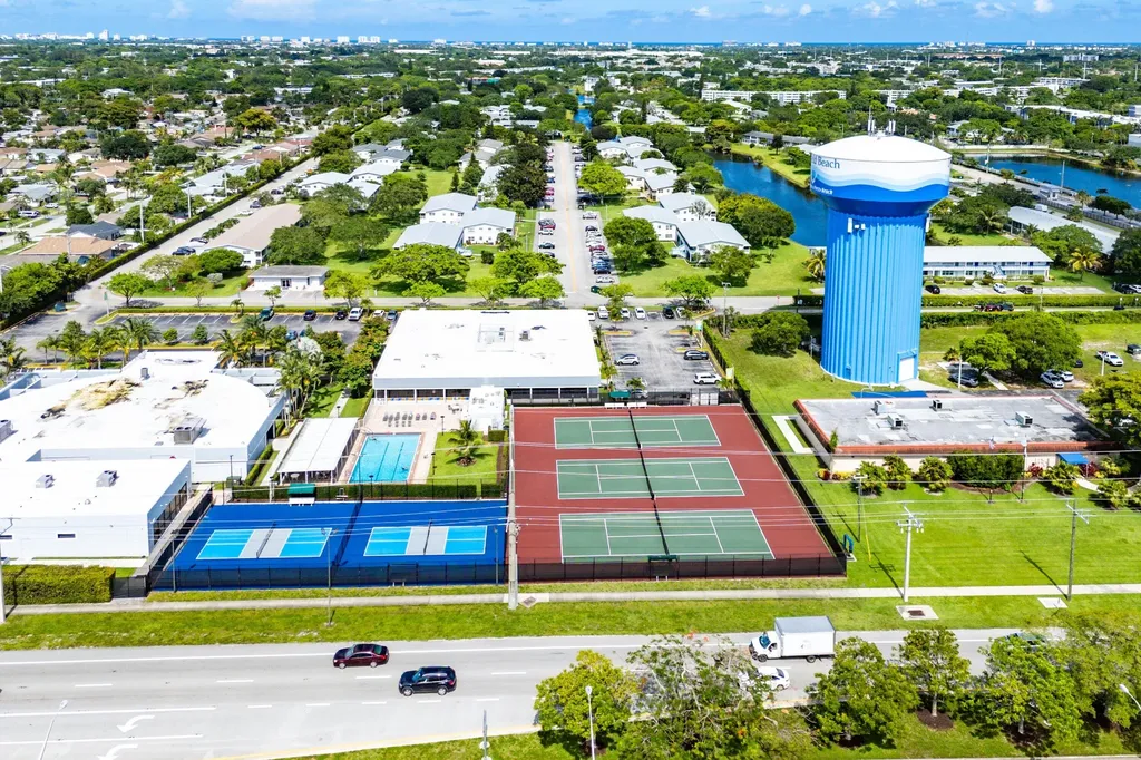 1017 Harwood C Deerfield Beach FL 33442