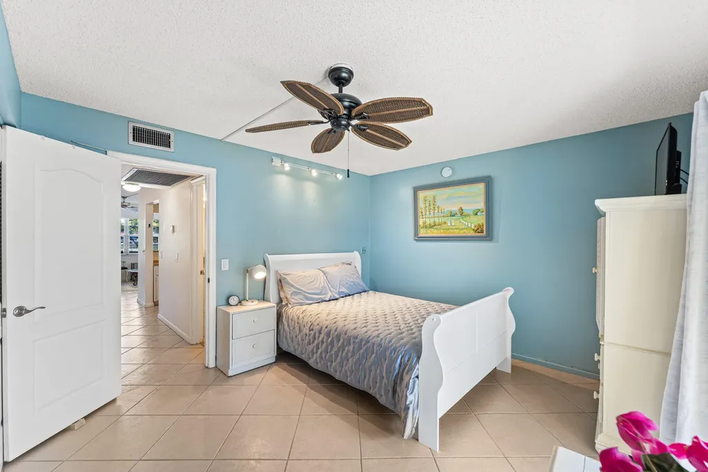 1017 Harwood C Deerfield Beach FL 33442
