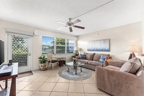 1017 Harwood C Deerfield Beach FL 33442