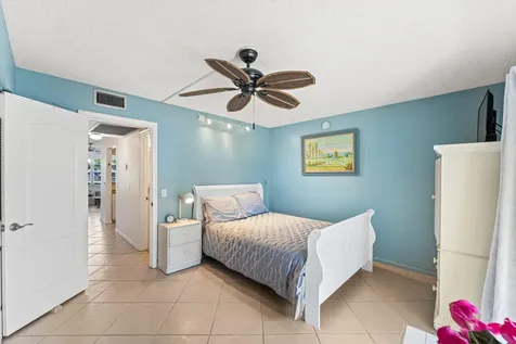 1017 Harwood C Deerfield Beach FL 33442