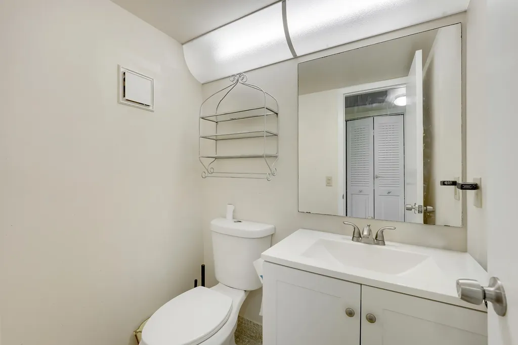 1011, 290, 16, 146 Exeter, Dorset, Mansfield, Mansfield Boca Raton FL 33434