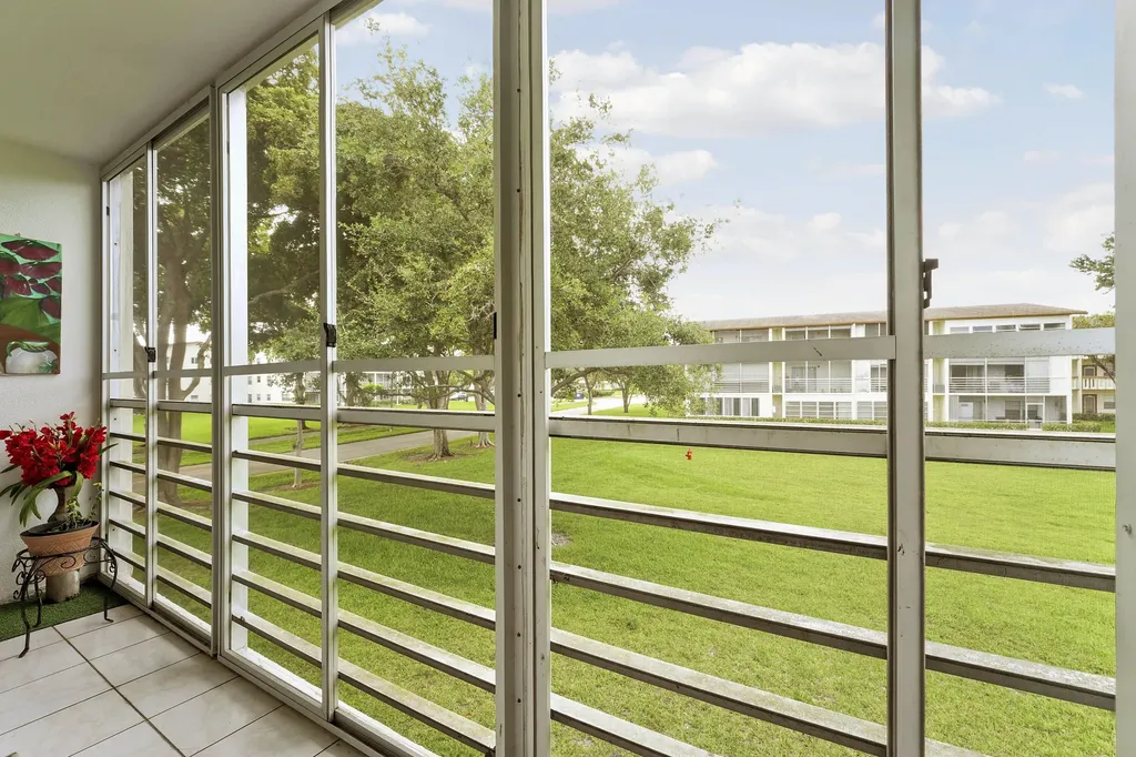 1011, 290, 16, 146 Exeter, Dorset, Mansfield, Mansfield Boca Raton FL 33434