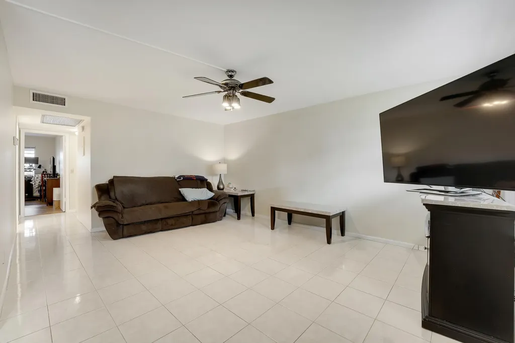 1011, 290, 16, 146 Exeter, Dorset, Mansfield, Mansfield Boca Raton FL 33434