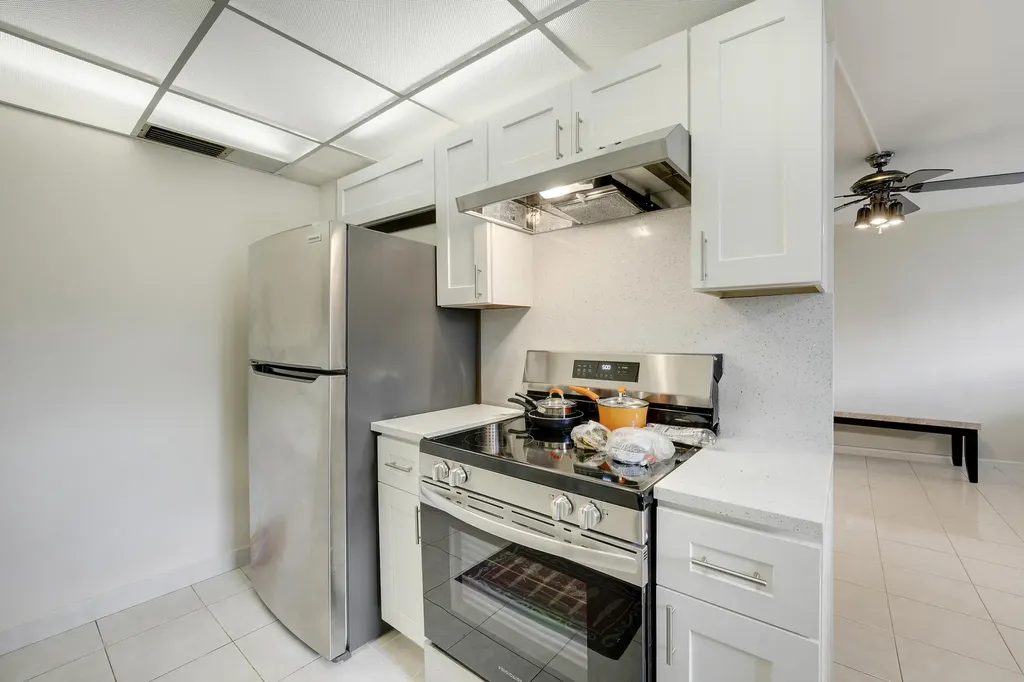 1011, 290, 16, 146 Exeter, Dorset, Mansfield, Mansfield Boca Raton FL 33434