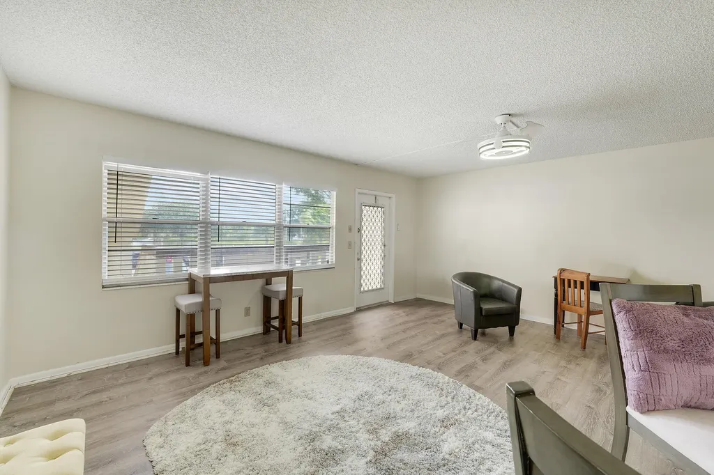 1011, 290, 16, 146 Exeter, Dorset, Mansfield, Mansfield Boca Raton FL 33434