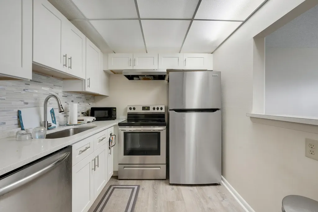 1011, 290, 16, 146 Exeter, Dorset, Mansfield, Mansfield Boca Raton FL 33434