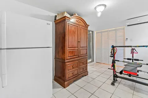 7904 SW 8th Street North Lauderdale FL 33068