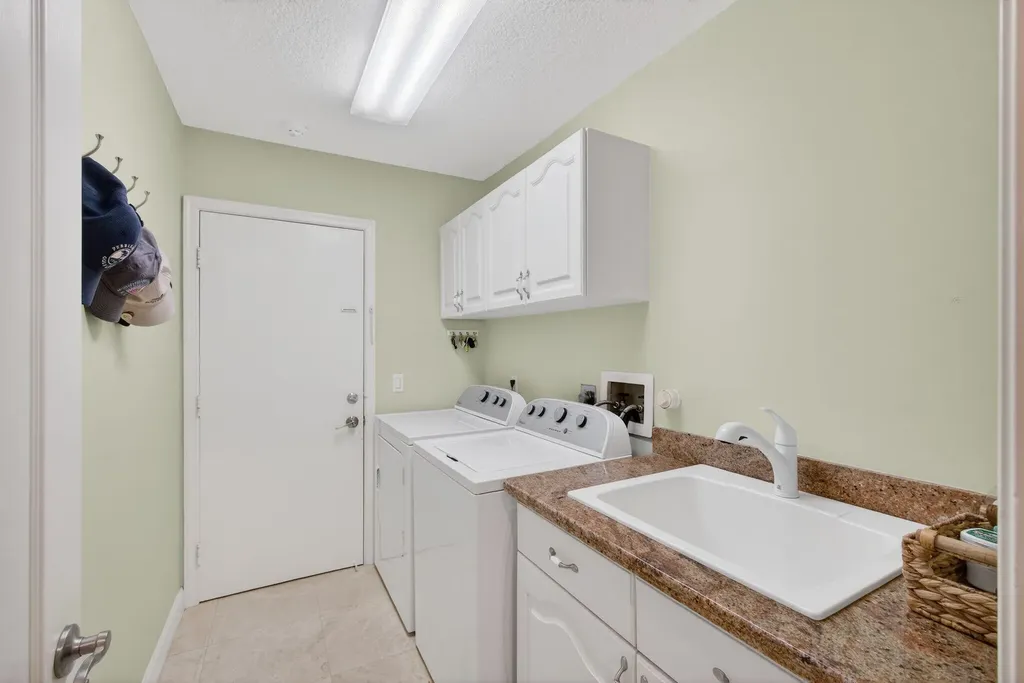108 Eagleton Lane Palm Beach Gardens FL 33418