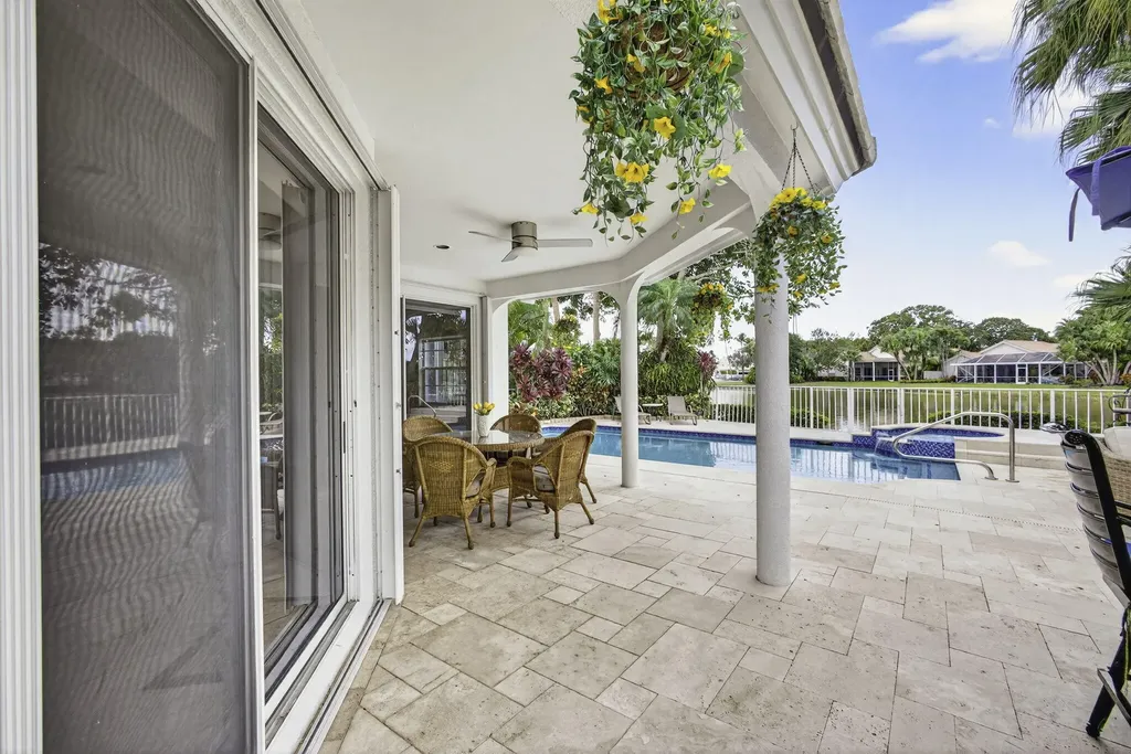 108 Eagleton Lane Palm Beach Gardens FL 33418