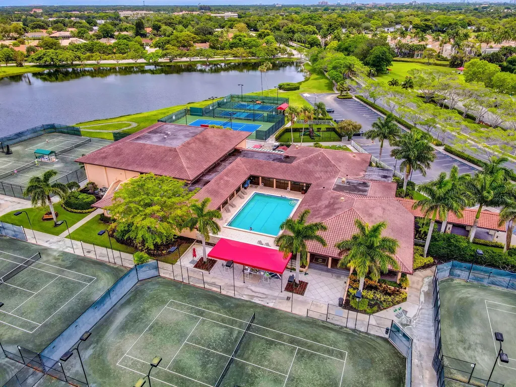 108 Eagleton Lane Palm Beach Gardens FL 33418