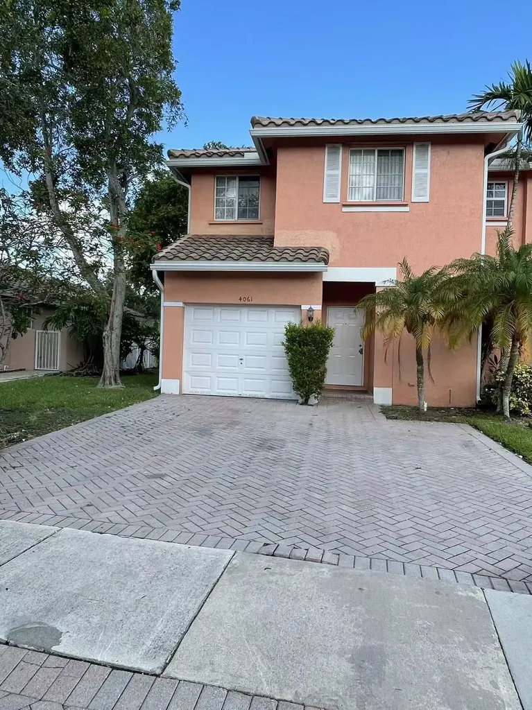 4061 NW 91st Terrace Sunrise FL 33351
