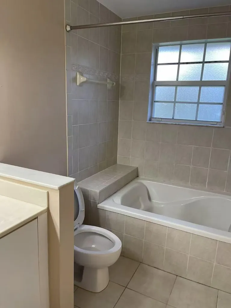 4061 NW 91st Terrace Sunrise FL 33351