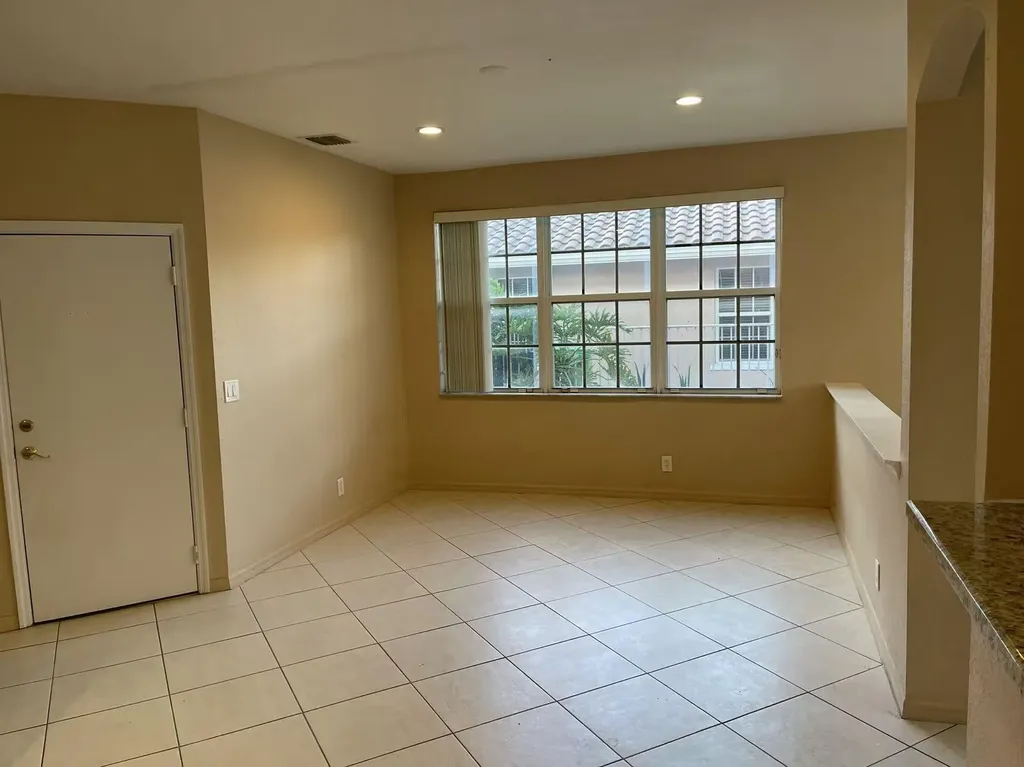 4061 NW 91st Terrace Sunrise FL 33351