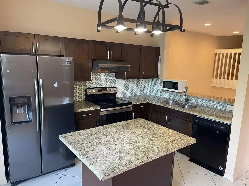 4061 NW 91st Terrace Sunrise FL 33351