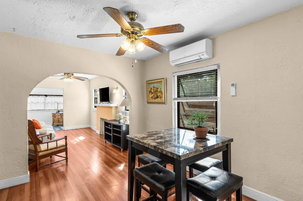 921 S M Street Lake Worth Beach FL 33460