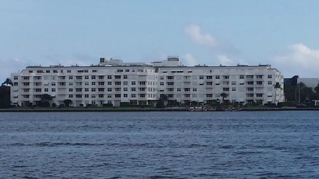2840 S Ocean Boulevard Palm Beach FL 33480