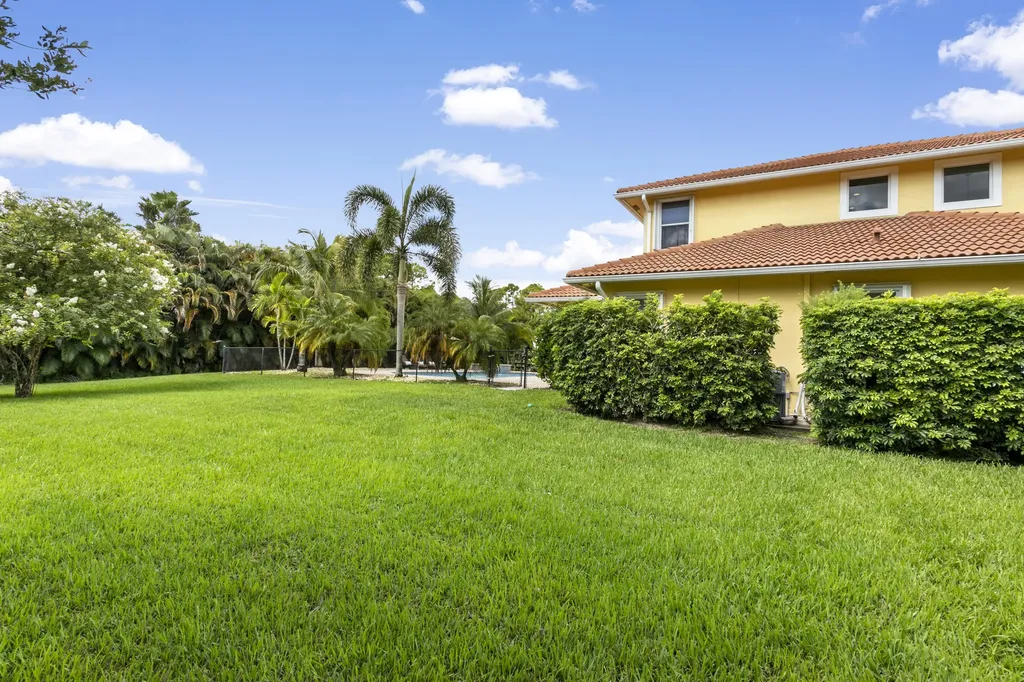 12216 N 85th Road Road N West Palm Beach FL 33412