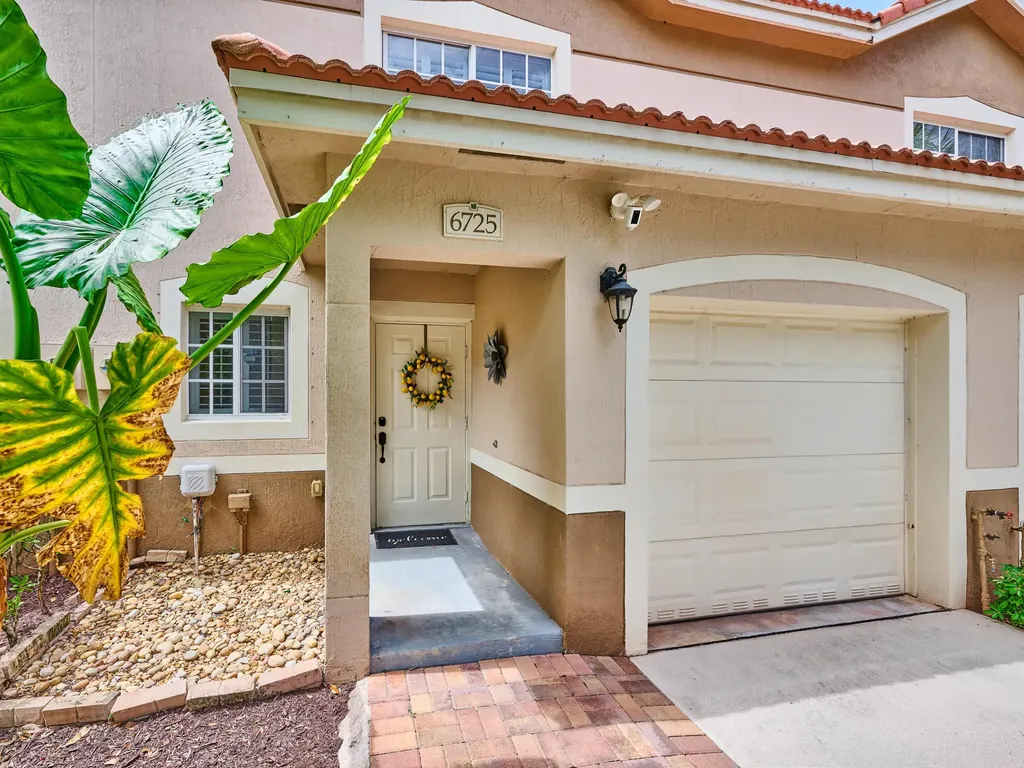 6725 Old Farm Trail Boynton Beach FL 33437