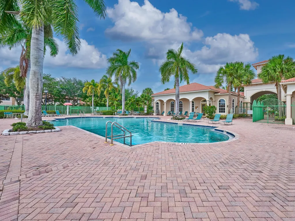 6725 Old Farm Trail Boynton Beach FL 33437