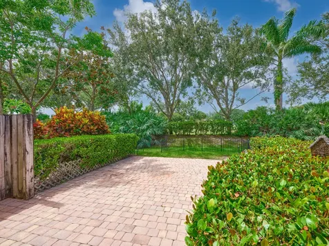 6725 Old Farm Trail Boynton Beach FL 33437