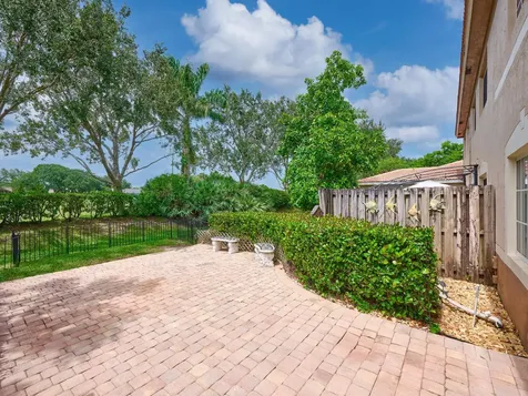 6725 Old Farm Trail Boynton Beach FL 33437