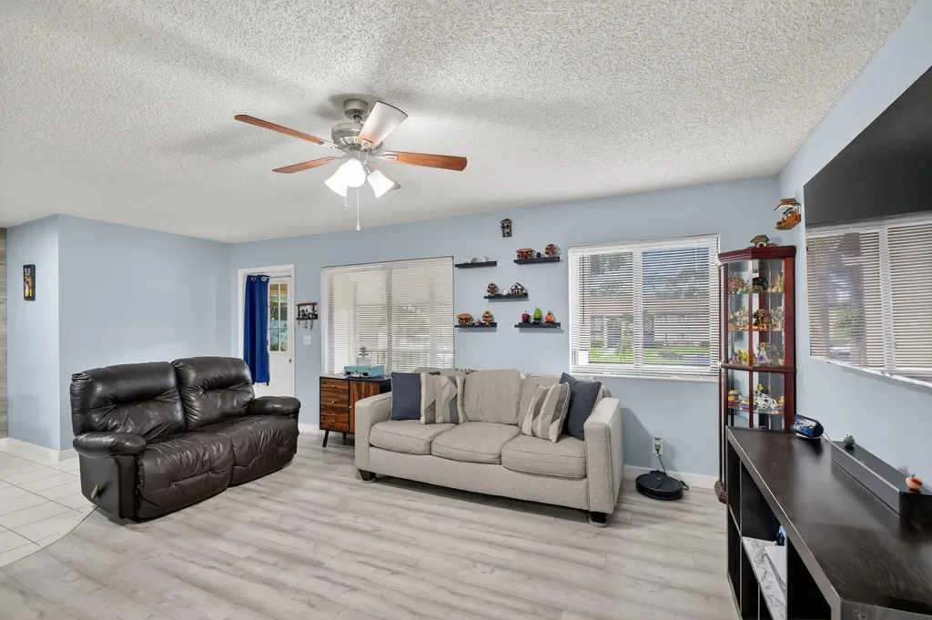 536 Shady Pine Way Greenacres FL 33415