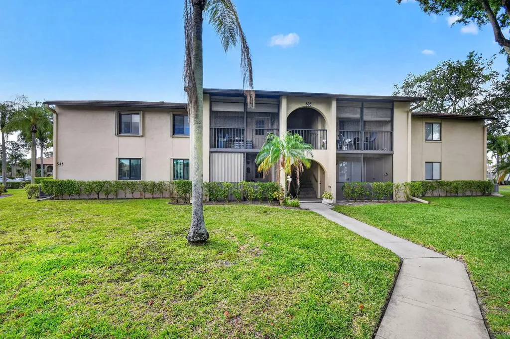 536 Shady Pine Way Greenacres FL 33415