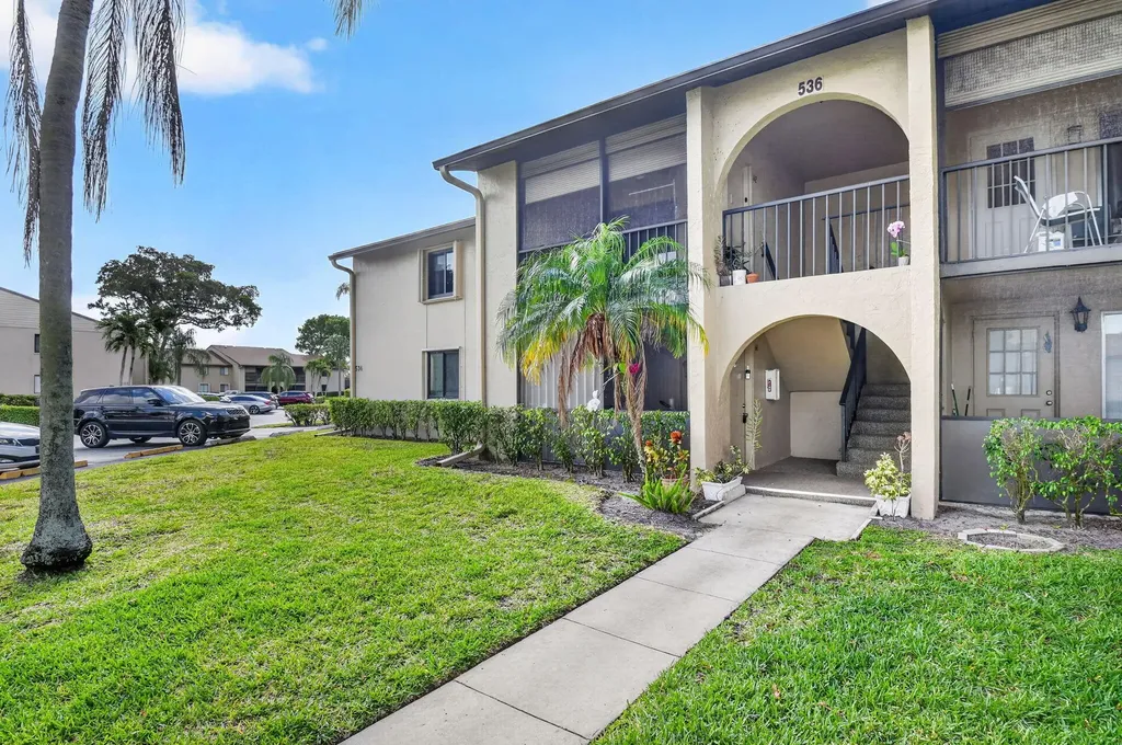536 Shady Pine Way Greenacres FL 33415