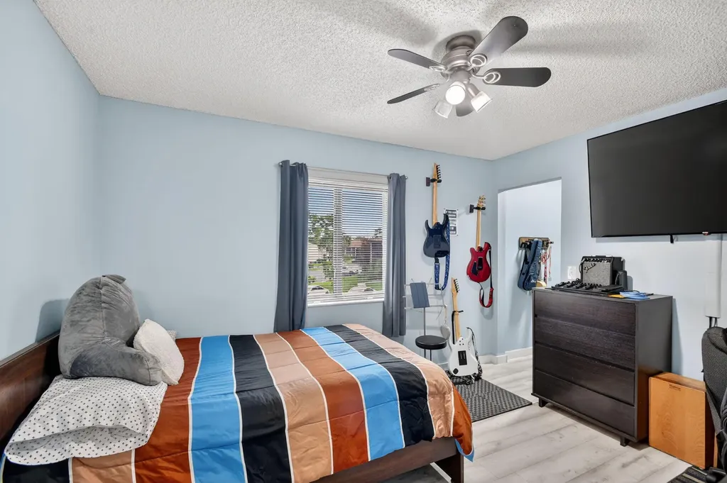 536 Shady Pine Way Greenacres FL 33415
