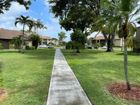 536 Shady Pine Way Greenacres FL 33415