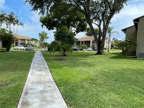 536 Shady Pine Way Greenacres FL 33415