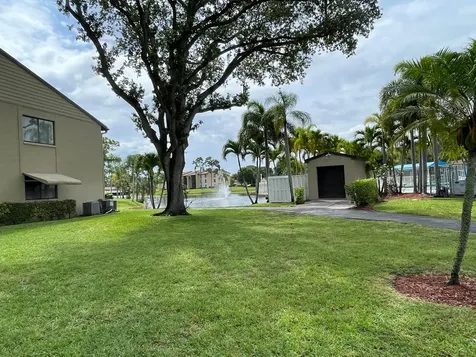 536 Shady Pine Way Greenacres FL 33415