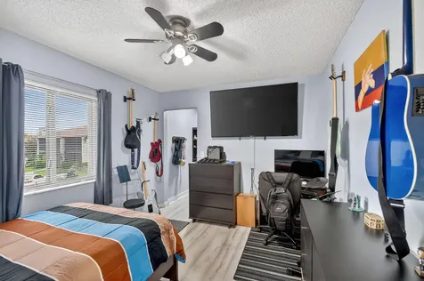 536 Shady Pine Way Greenacres FL 33415