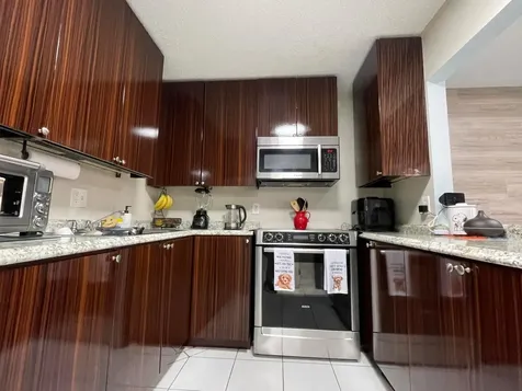 536 Shady Pine Way Greenacres FL 33415