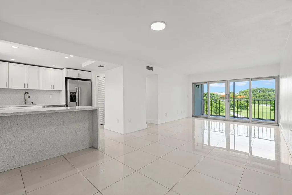 9170 Fontainebleau Boulevard Miami FL 33172