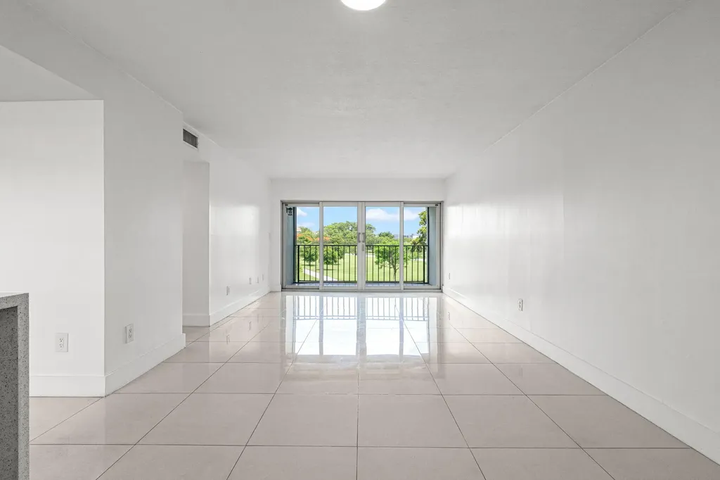 9170 Fontainebleau Boulevard Miami FL 33172
