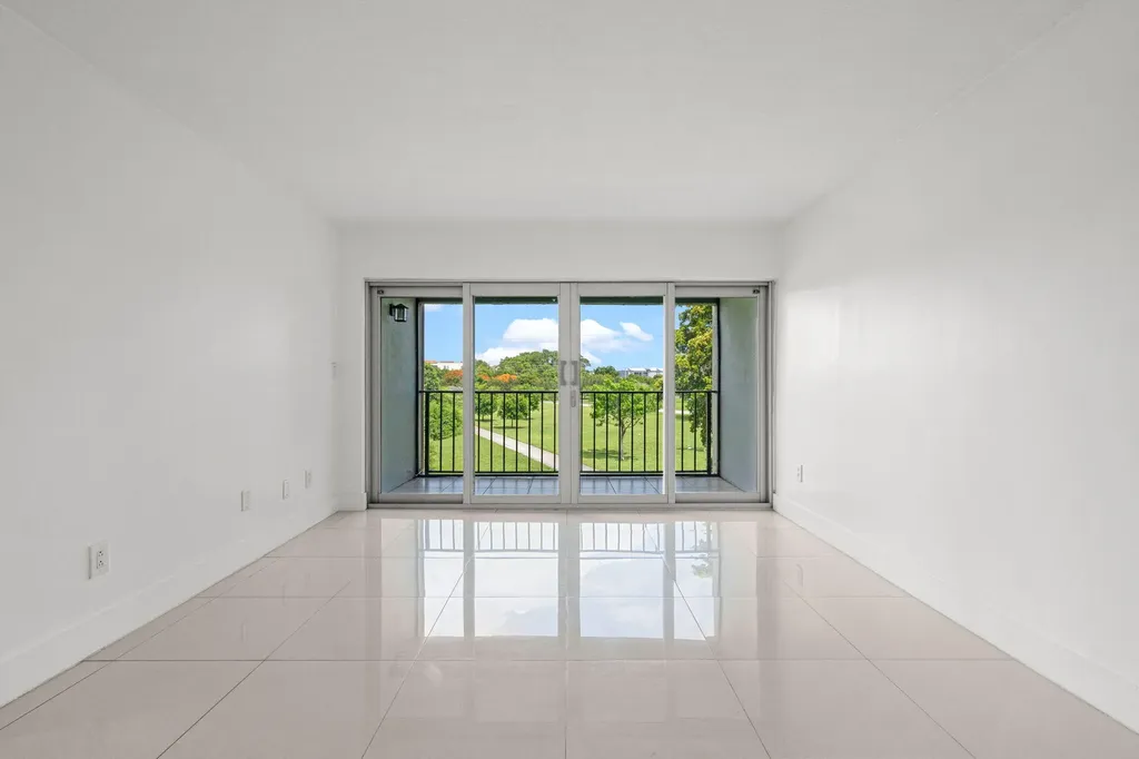 9170 Fontainebleau Boulevard Miami FL 33172