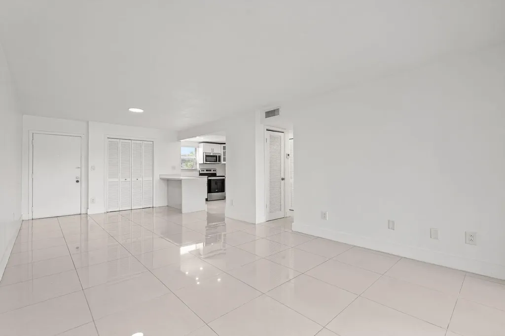 9170 Fontainebleau Boulevard Miami FL 33172