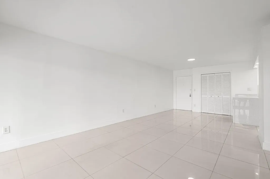 9170 Fontainebleau Boulevard Miami FL 33172