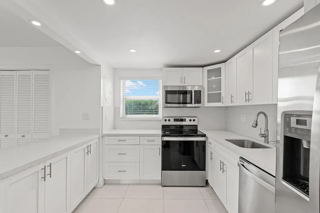 9170 Fontainebleau Boulevard Miami FL 33172